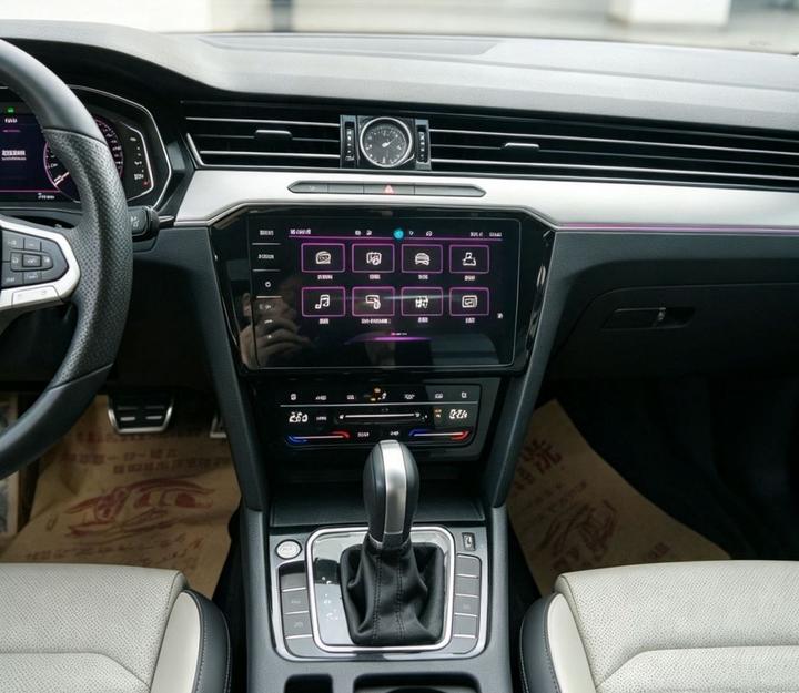 Magotan 2024 200 330TSI DSG Luxury photo 8