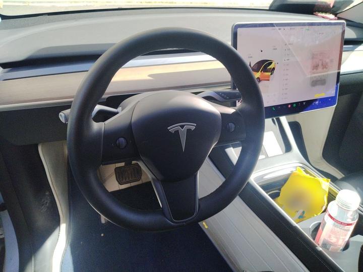 Model Y 2022 RWD photo 8