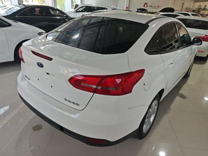 Focus 2015 Sedan 1.6L AT Comfort photo 4