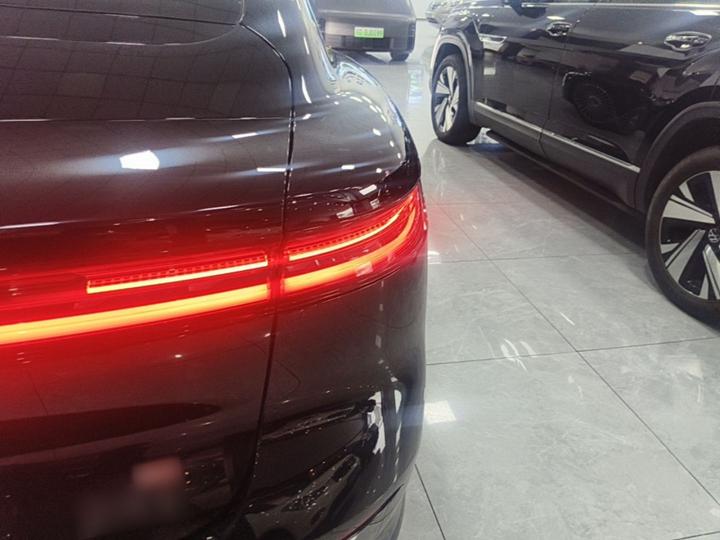 Voyah Passion L 2026 AWD Ultra photo 7