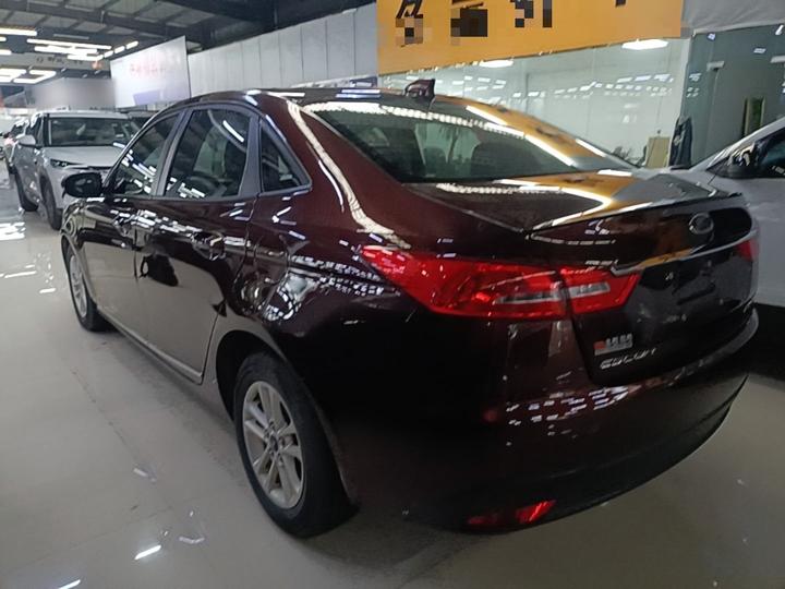 Escort 2019 1.5L MT photo 4