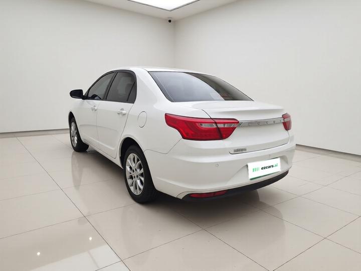 Vision 2018 1.5L MT photo 4