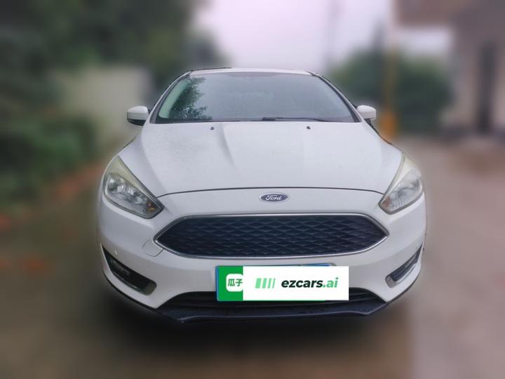 Focus 2015 Hatchback EcoBoost 125 AT photo 2
