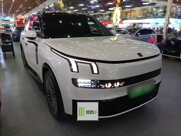 900 2025 2.0T Explorer 6-Seater photo 3