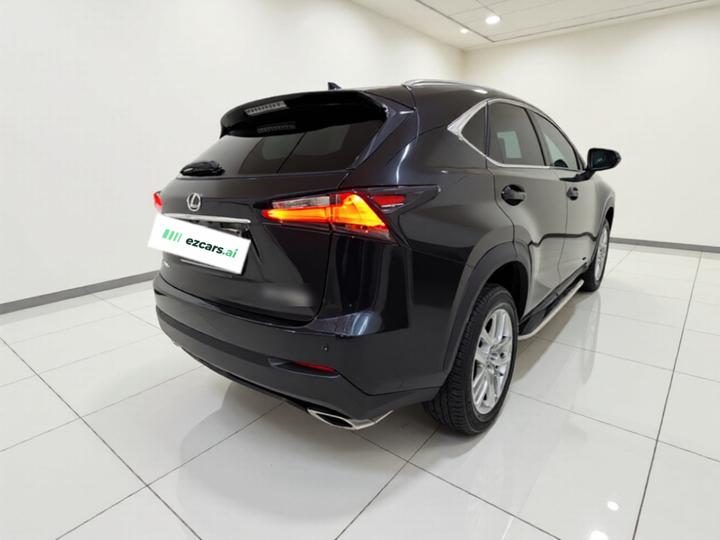 NX 2015 200t photo 4