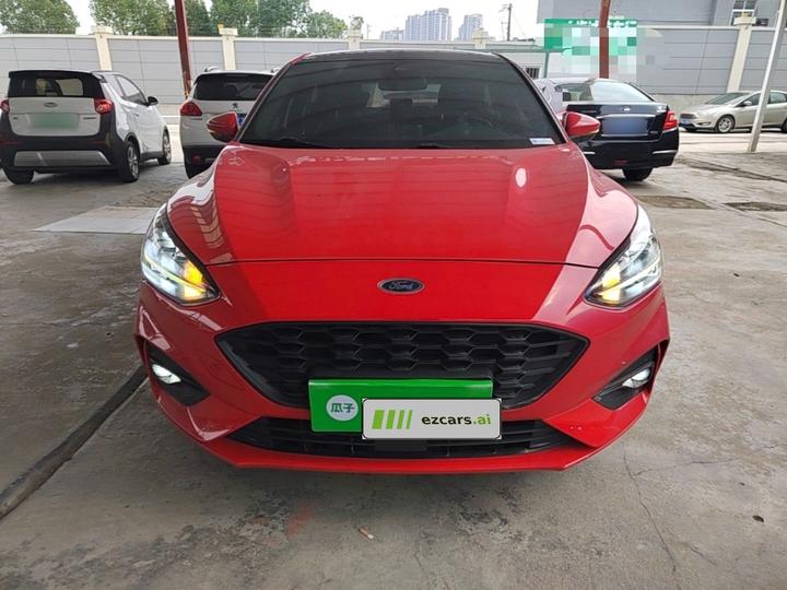 Focus 2020 Hatchback EcoBoost 180 AT ST Line photo 2