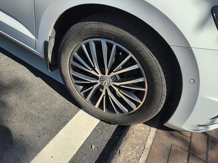 2016 L 280TSI DSG Luxury photo 8