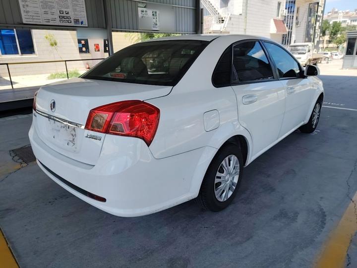 Excelle 2015 1.5L AT Classic photo 4
