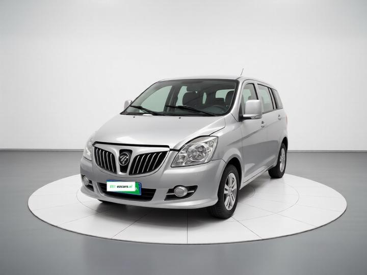 E 2017 2.0L Long Wheelbase 4Q20M photo 2