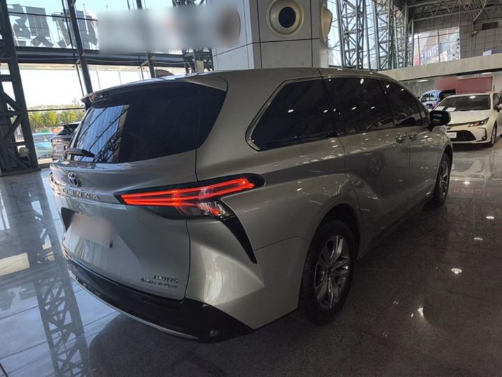 Sienna 2024 2.5L Hybrid AWD Premium photo 6