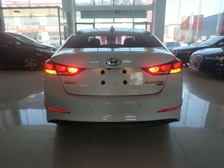Elantra 2016 1.6L AT Smart Elite photo 3