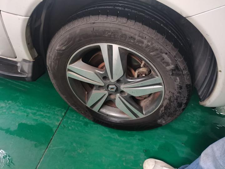 Imported 2014 2.5L RWD Comfort photo 8