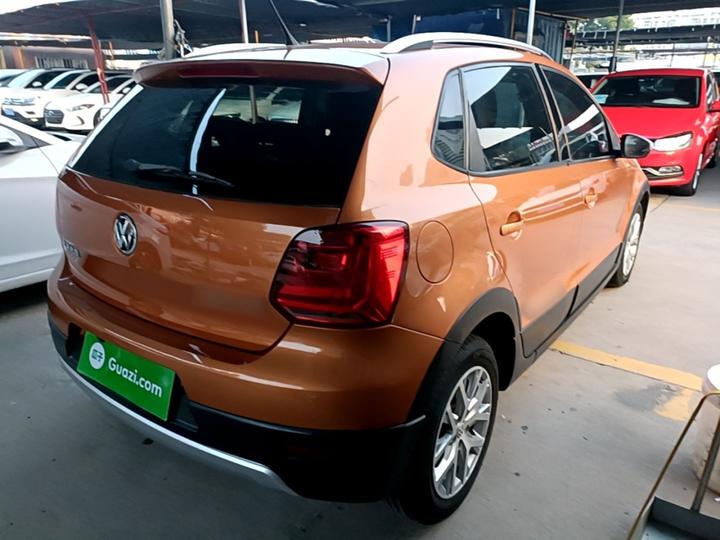 2014 1.6L Cross Polo AT photo 4