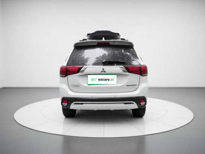 Outlander 2019 2.4L AWD Enjoy 5-Seater China VI photo 3