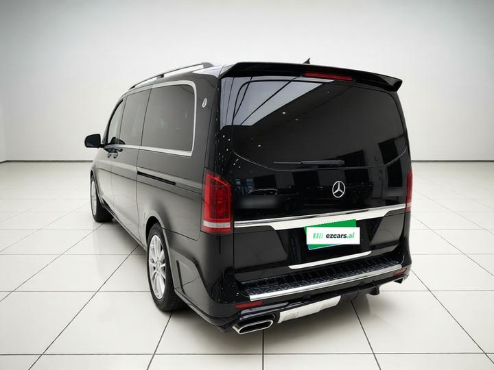 Vito 2023 2.0T Business 7-Seater photo 4