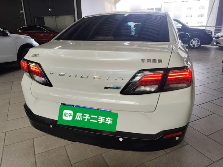 D60 2018 1.6L CVT Connected Elite photo 3