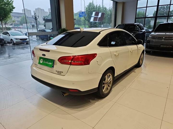 Focus 2017 Sedan EcoBoost 180 AT Elite photo 4