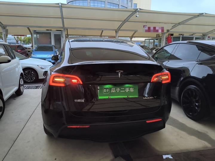 Model Y 2024 RWD photo 3