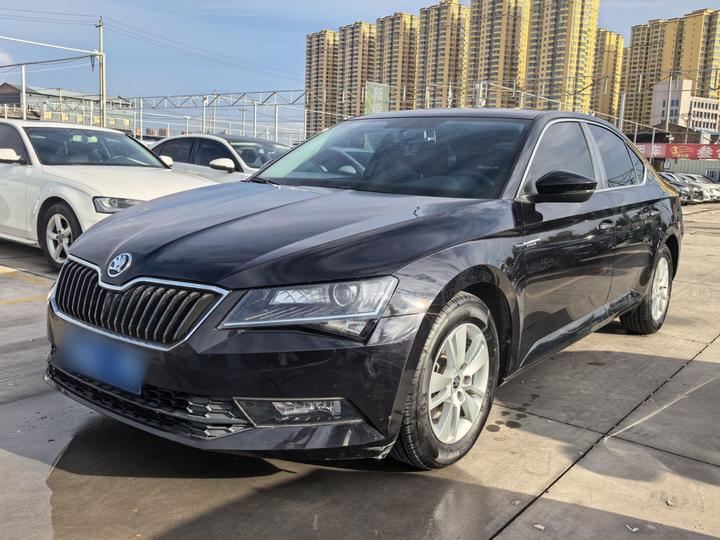 Superb 2016 TSI330 DSG