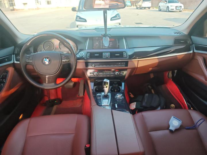 5 Series 2014 520Li photo 5