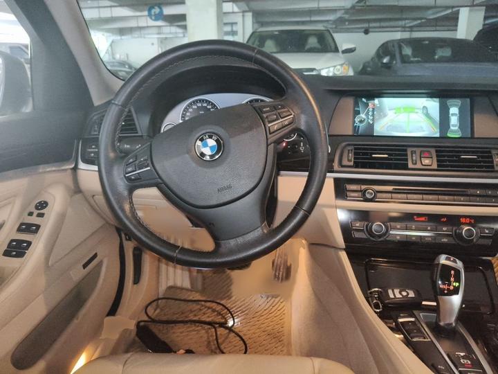5 Series 2013 525Li Luxury photo 3
