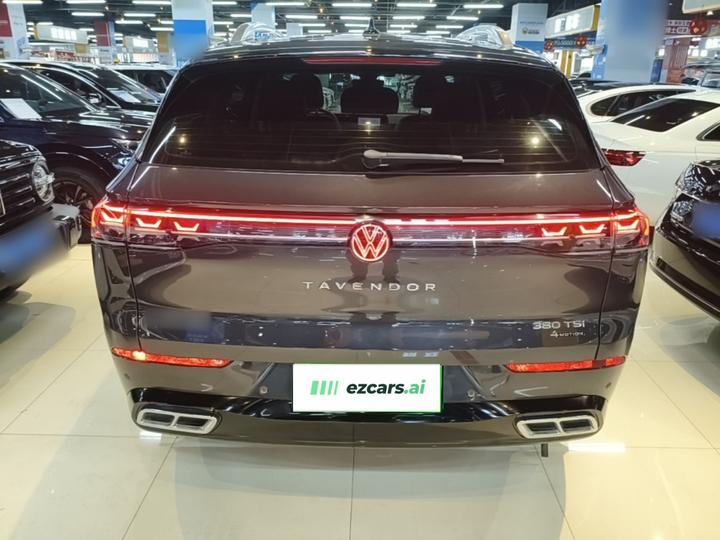 2024 380TSI AWD R-Line photo 3