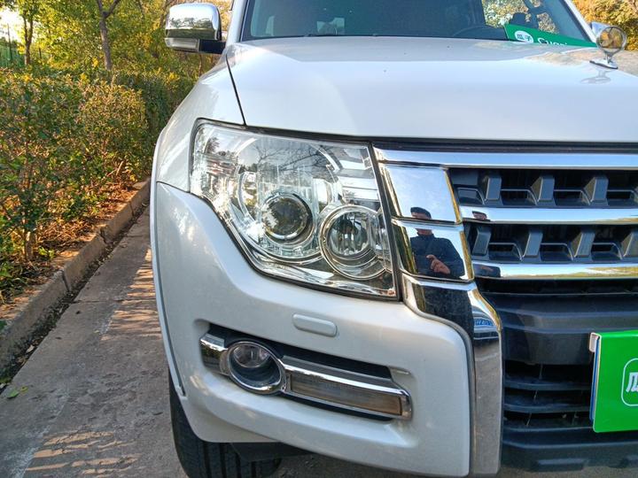 Pajero Parallel Import V97 3.8L 5-Door GLS photo 7
