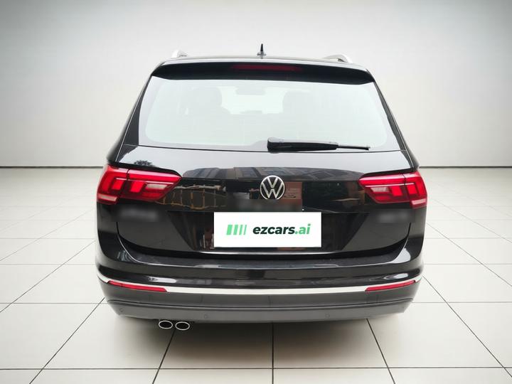 Tiguan L 2021 330TSI AT RWD Smart photo 5
