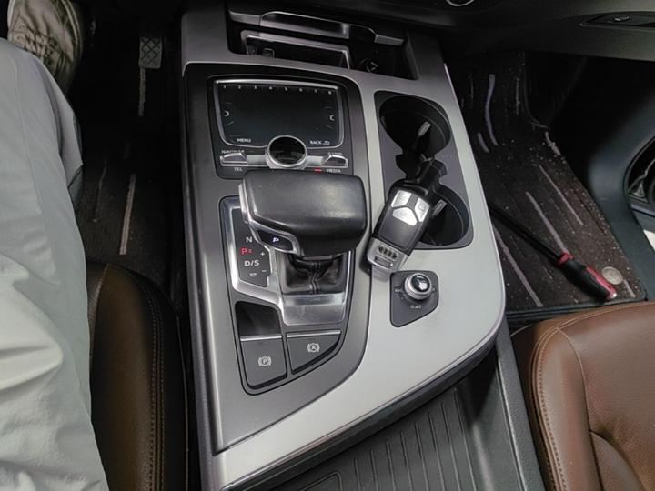 Q7 2018 45 TFSI Tech photo 5