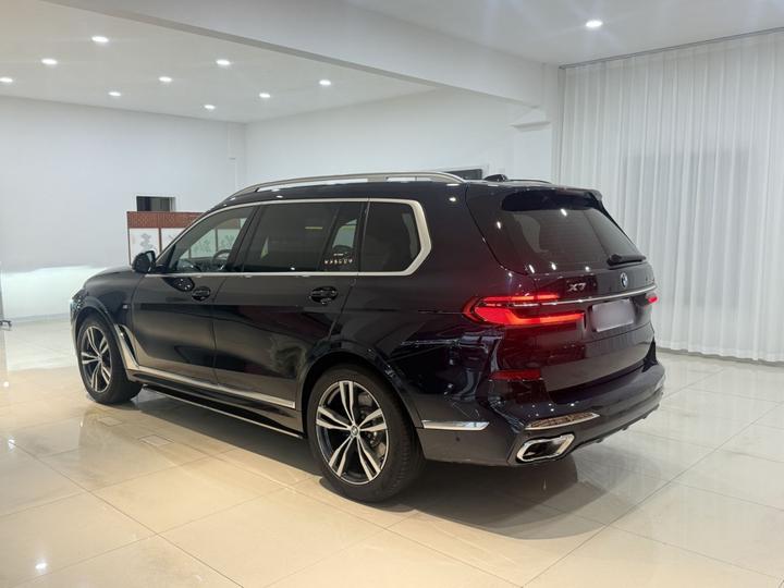 X7 2023 xDrive40i Exclusive M Sport Package photo 2