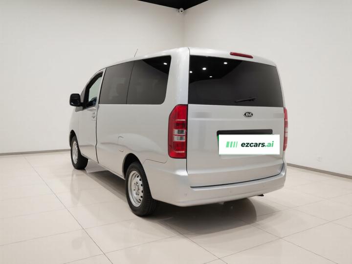 Refine M3 2018 1.6L 7-Seater photo 4