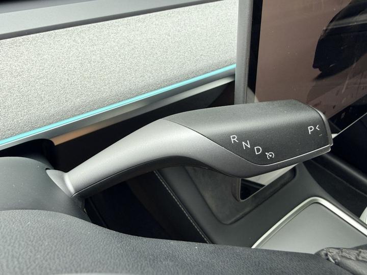 Model Y 2024 Long Range AWD photo 5