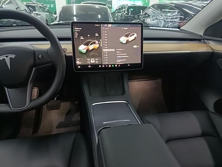 Model Y 2022 RWD photo 8
