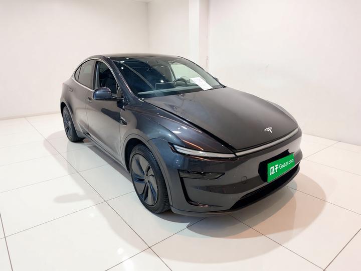 Model Y 2025 RWD photo 3