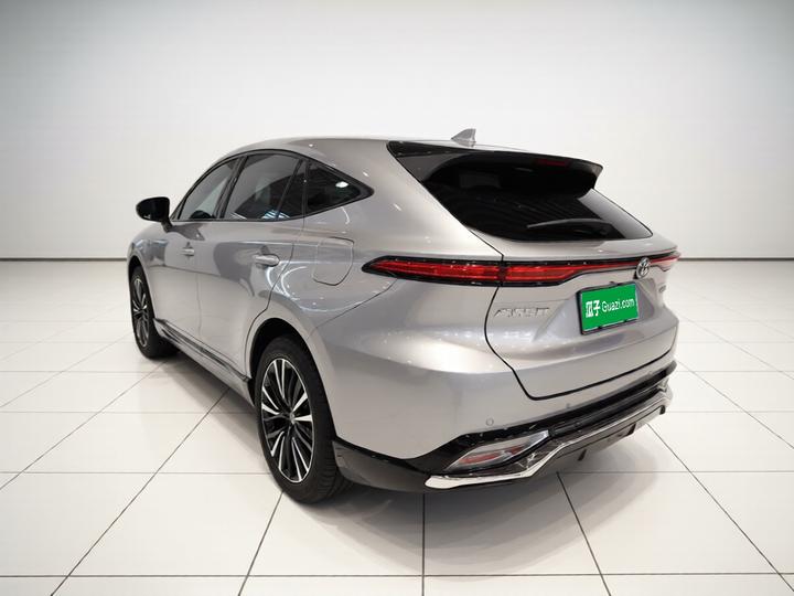 2022 Hybrid 2.5L CVT RWD Premium photo 4