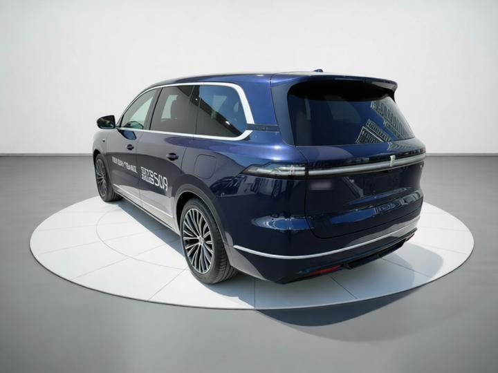 Deepal S09 2025 AWD Ultra+ photo 4