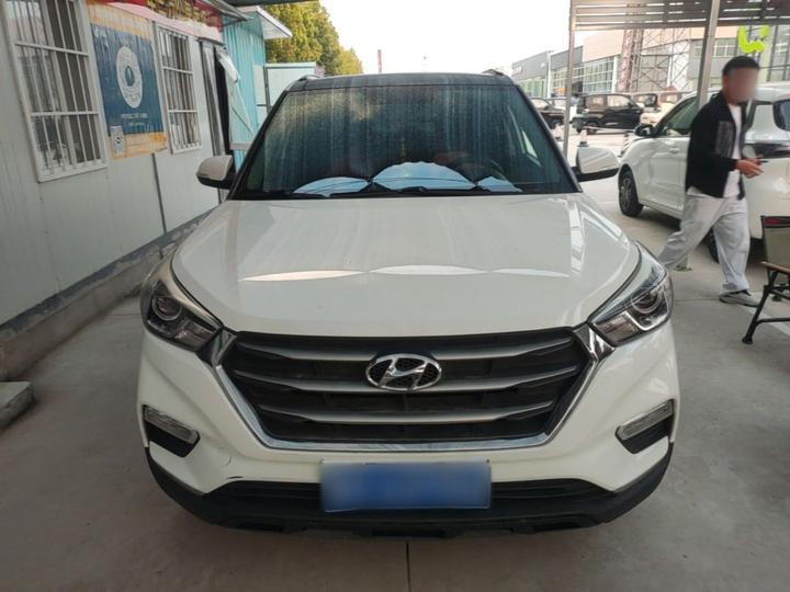 ix25 2017 1.6L AT Smart photo 2