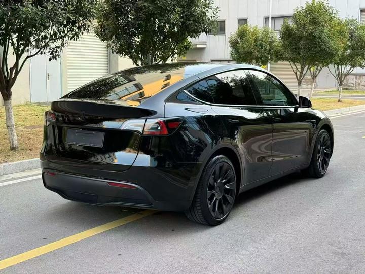 Model Y 2022 RWD photo 4