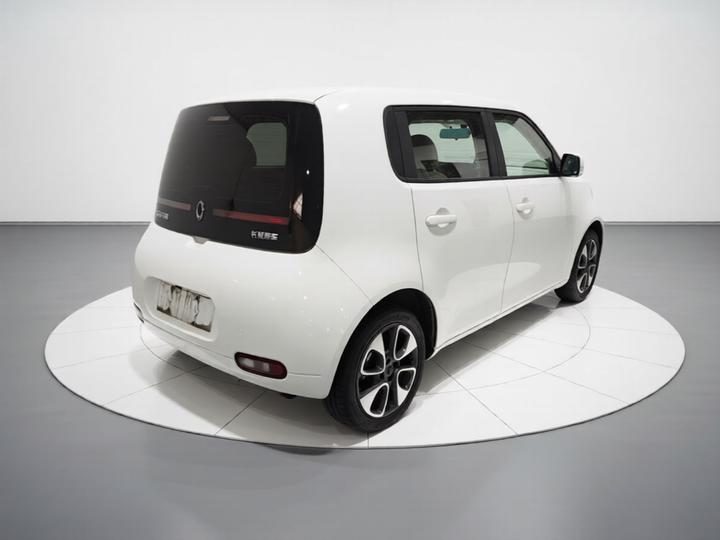 2020 305km Luxury photo 4