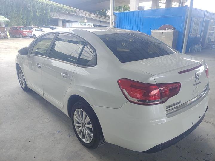 2013 Sedan 2.0L AT photo 4