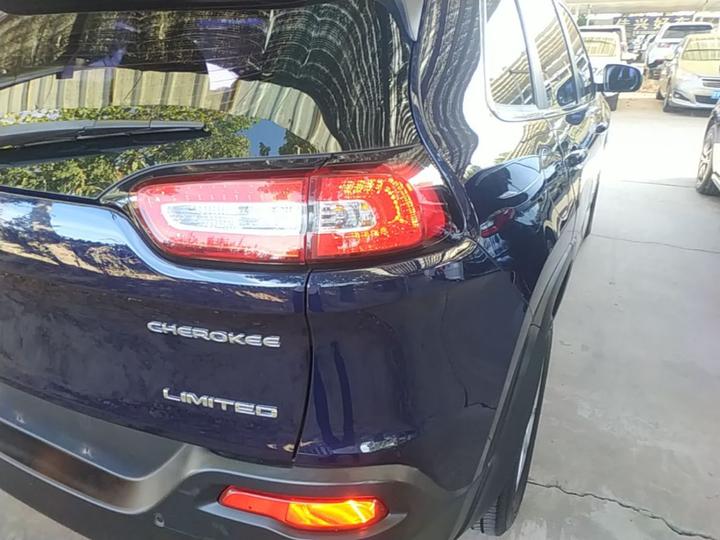 Cherokee 2017 2.0L photo 7