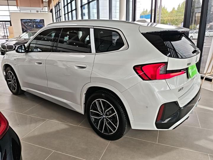 iX1 2025 eDrive25L M Sport Package photo 4