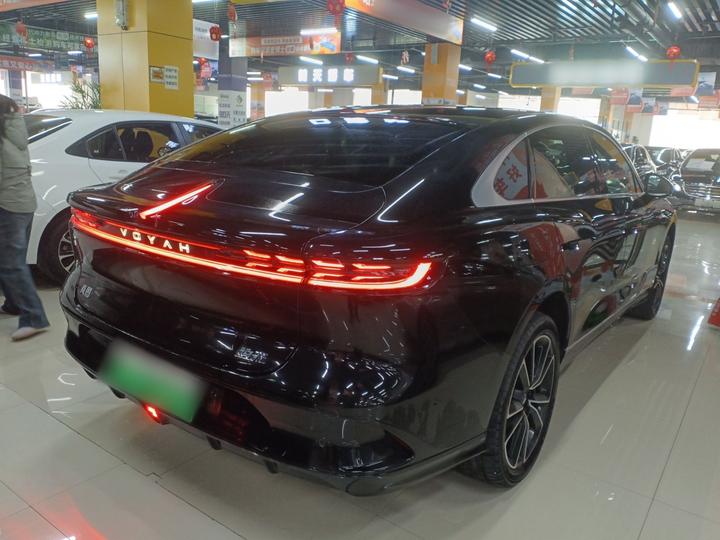Voyah Passion 2024 PHEV AWD Extended Range Flagship photo 4