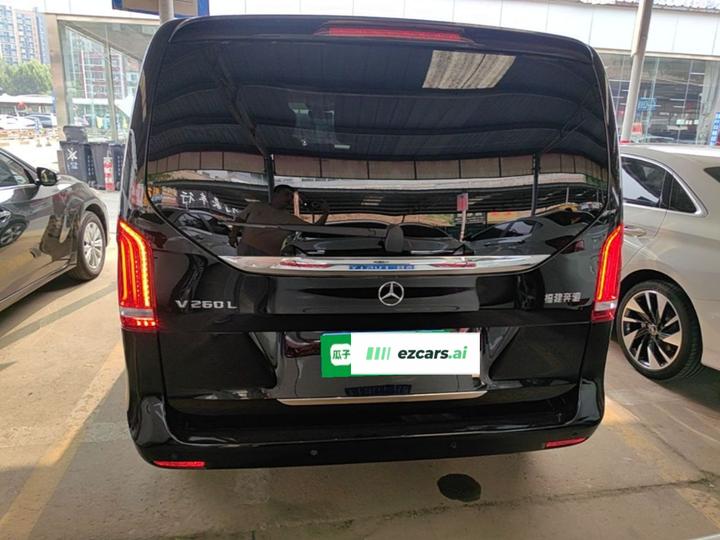 V-Class 2021 V 260 L Long Wheelbase Premium photo 3