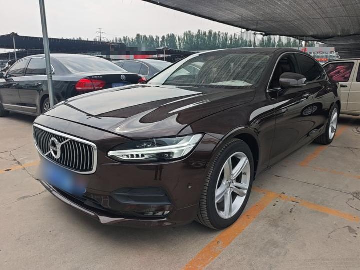 S90 2018 T4