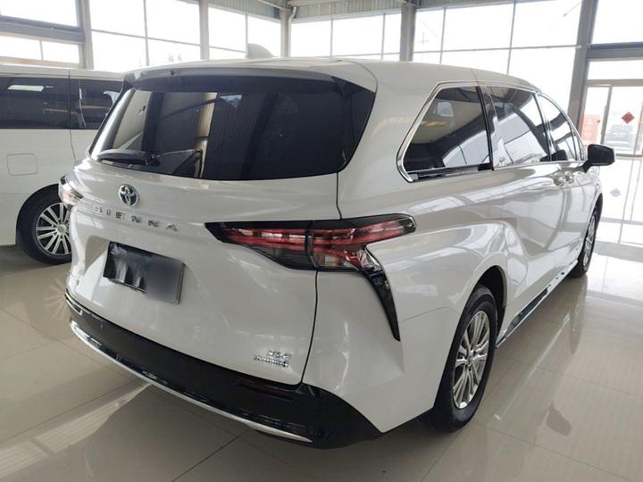 Sienna 2023 2.5L Hybrid Luxury photo 4