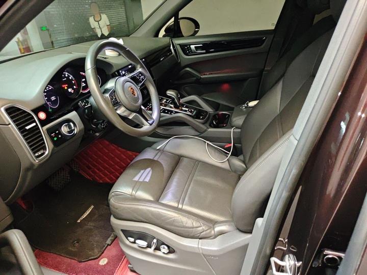 2018 Cayenne 3.0T photo 7