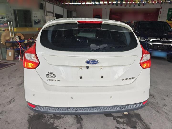 Focus 2012 Hatchback 1.6L AT Comfort photo 3