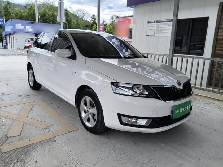 Rapid Spaceback 2016 Facelift 1.6L AT photo 3