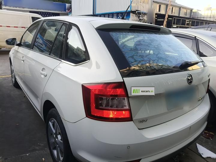 Rapid Spaceback 2016 Facelift 1.6L AT photo 4